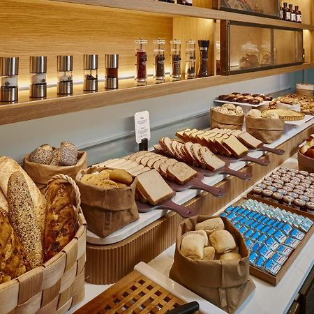 Palacio De Aviles Affiliated By Melia מראה חיצוני תמונה Bread and pastry at a buffet