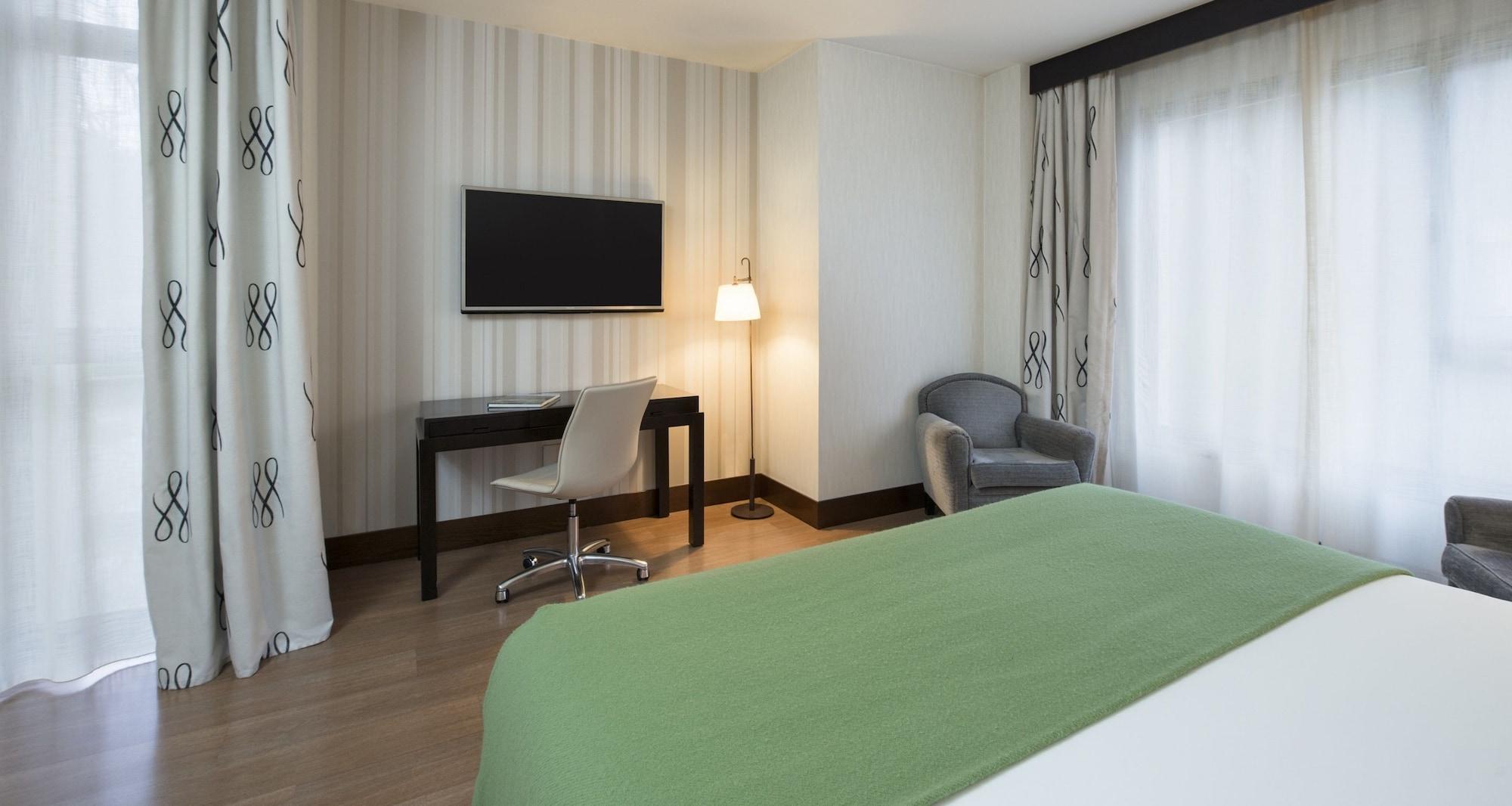 Palacio De Aviles Affiliated By Melia מראה חיצוני תמונה A room at the hotel