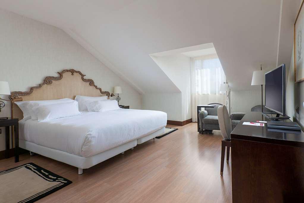 Palacio De Aviles Affiliated By Melia חדר תמונה A room at the Hotel Palace Madrid