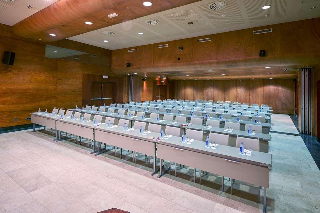 Palacio De Aviles Affiliated By Melia מתקנים תמונה The conference room