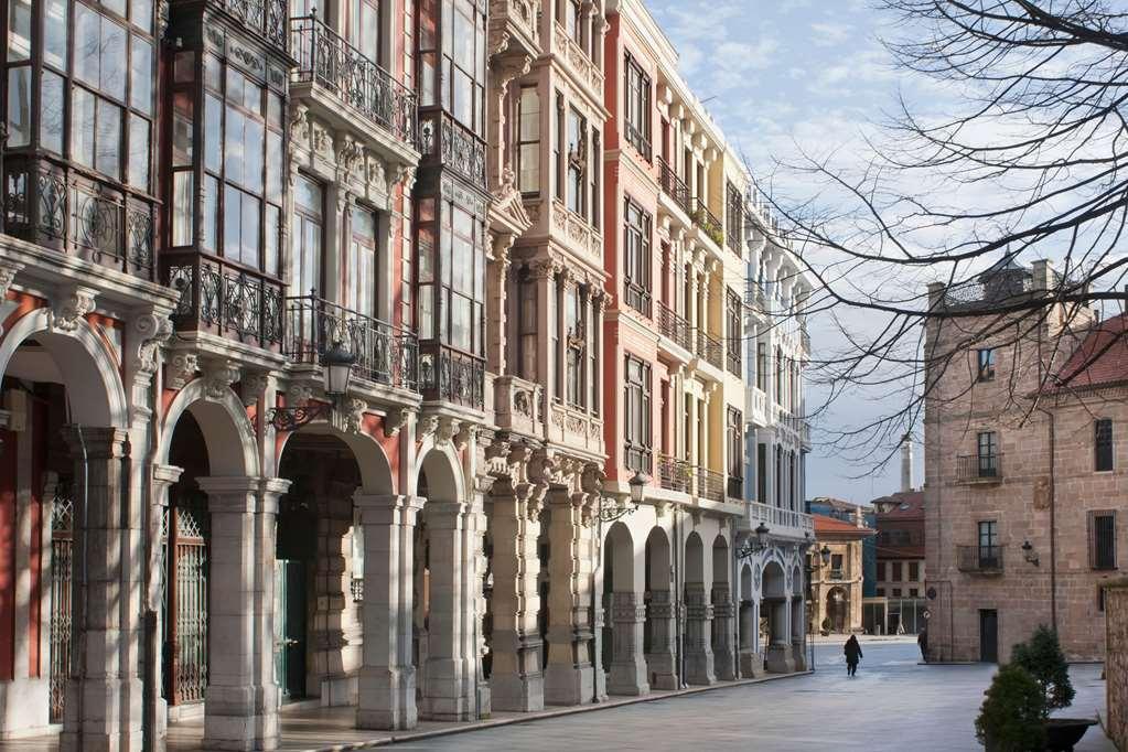 Palacio De Aviles Affiliated By Melia מראה חיצוני תמונה The University of Navarra