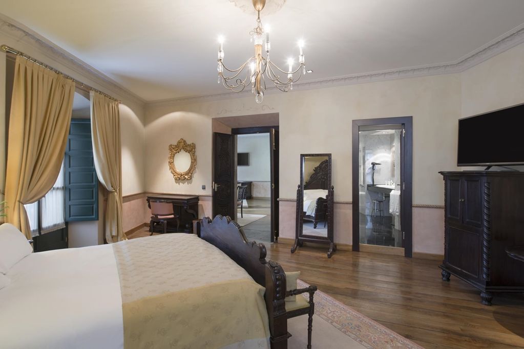 Palacio De Aviles Affiliated By Melia מראה חיצוני תמונה A suite at the hotel