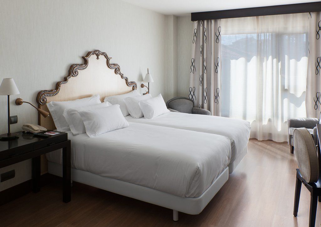 Palacio De Aviles Affiliated By Melia מראה חיצוני תמונה A room at Hotel Alba